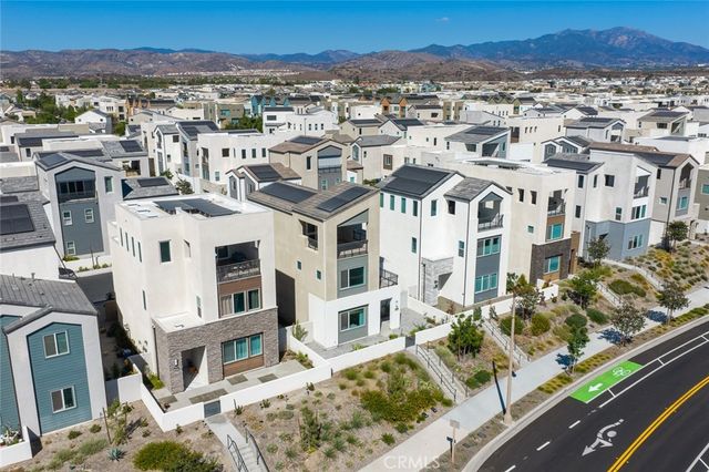 426 Treble, Irvine, CA 92618