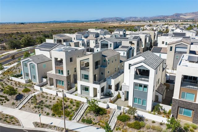 426 Treble, Irvine, CA 92618