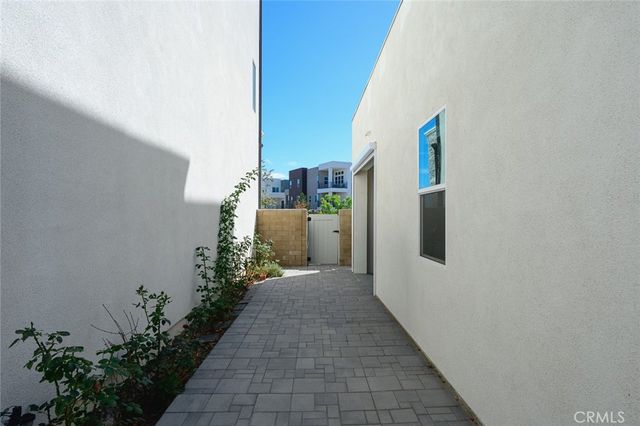 426 Treble, Irvine, CA 92618