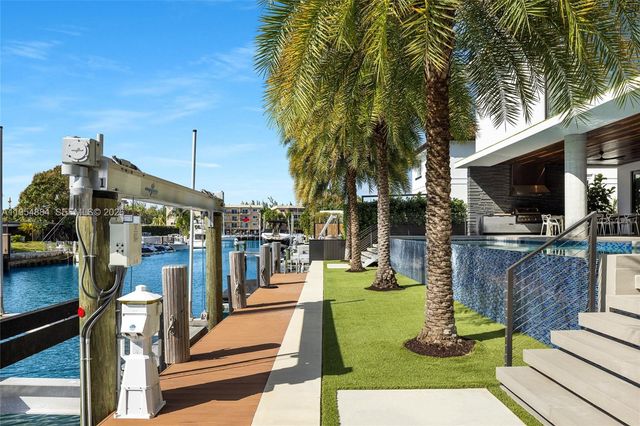 13190 Biscayne Bay Ter, North Miami, FL 33181