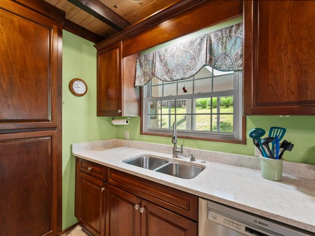 155 Honeysuckle Lane, Huntington, WV 25701