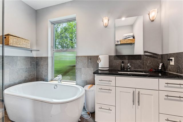 13122 Shaffer Road, Garfield, AR 72732