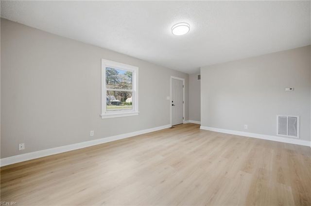 8256 Chesapeake BLVD, Norfolk, VA 23518