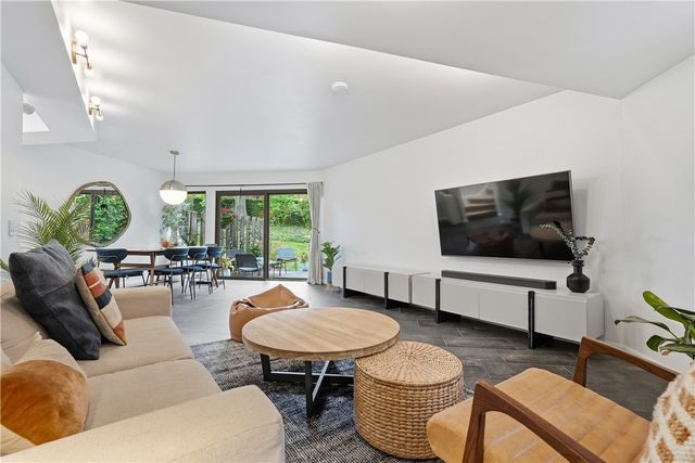 5545 Forbes Ave G, Squirrel Hill, PA 15217