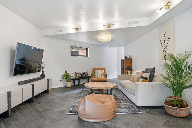 5545 Forbes Ave G, Squirrel Hill, PA 15217