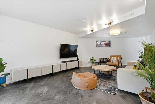 5545 Forbes Ave G, Squirrel Hill, PA 15217
