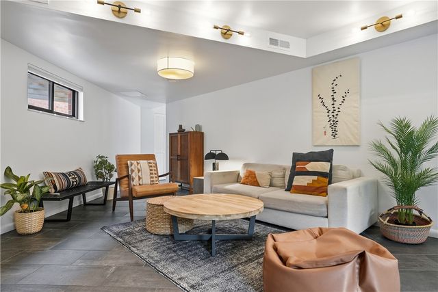 5545 Forbes Ave G, Squirrel Hill, PA 15217