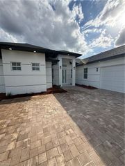 3705 36th ST SW, Lehigh Acres, FL 33976