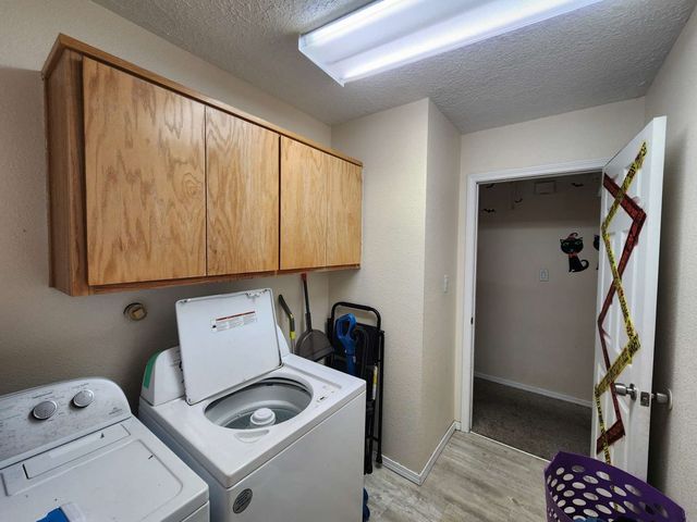 321 Valle Vista Drive, Farmington, NM 87401