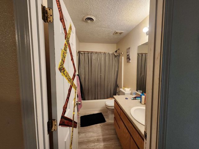 321 Valle Vista Drive, Farmington, NM 87401