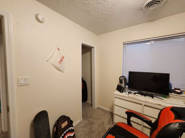 321 Valle Vista Drive, Farmington, NM 87401