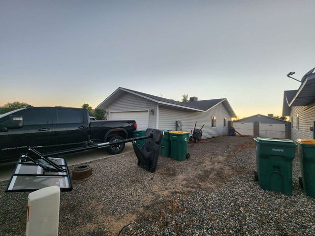 321 Valle Vista Drive, Farmington, NM 87401