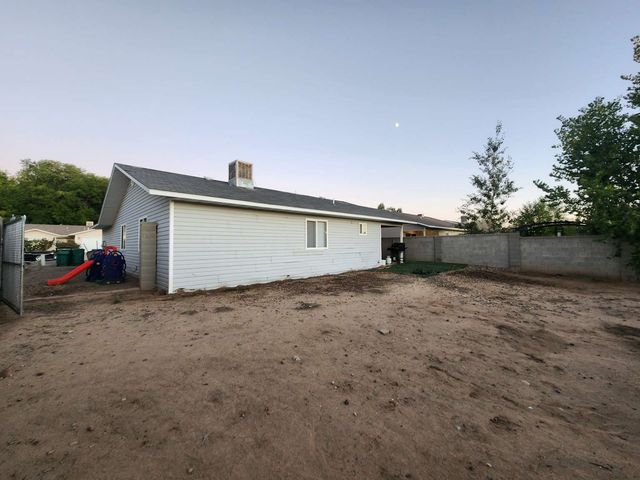 321 Valle Vista Drive, Farmington, NM 87401
