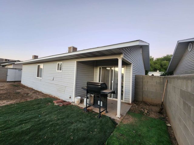 321 Valle Vista Drive, Farmington, NM 87401