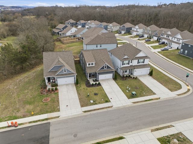 172 Portico Pl, La Vergne, TN 37086