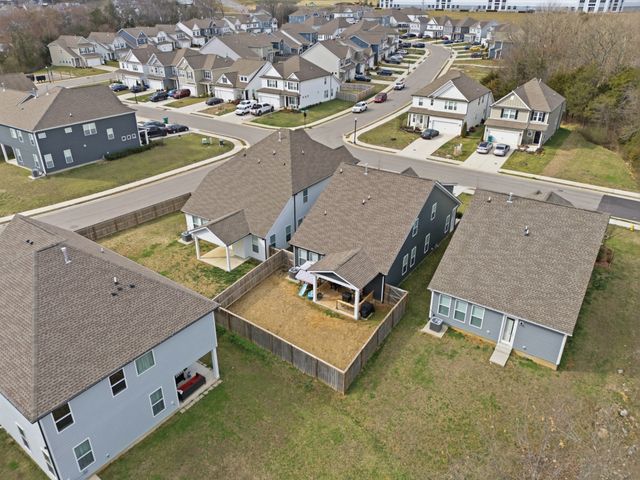 172 Portico Pl, La Vergne, TN 37086