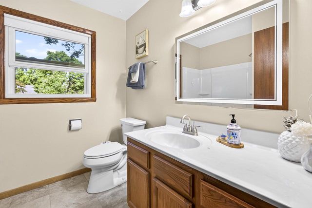 1235 S WESTHAVEN DRIVE, Oshkosh, WI 54904
