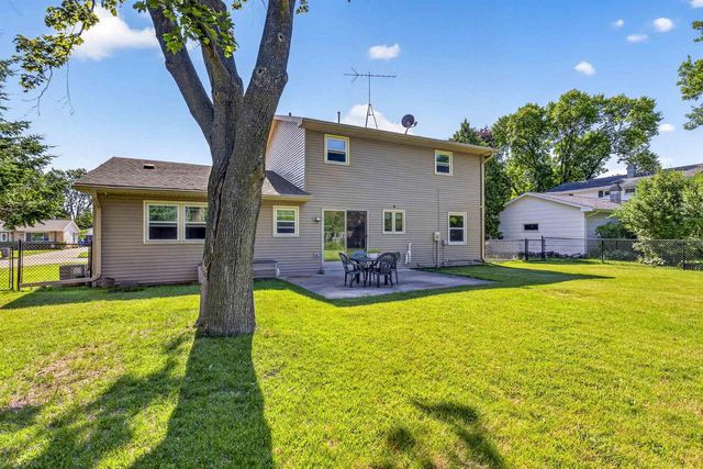1235 S WESTHAVEN DRIVE, Oshkosh, WI 54904