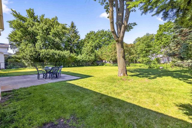1235 S WESTHAVEN DRIVE, Oshkosh, WI 54904
