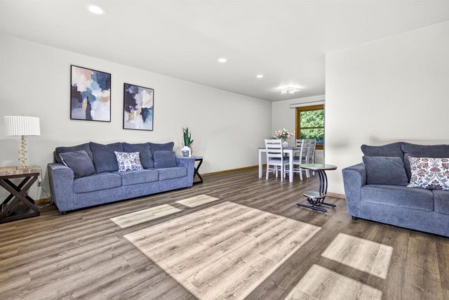 1235 S WESTHAVEN DRIVE, Oshkosh, WI 54904