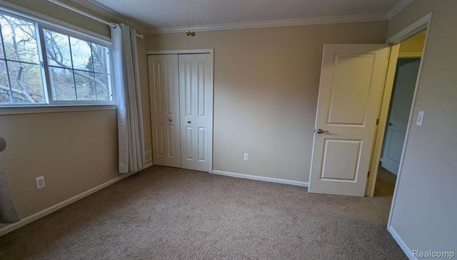 748 E Fox Hills Drive, Bloomfield Hills, MI 48304