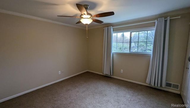 748 E Fox Hills Drive, Bloomfield Hills, MI 48304