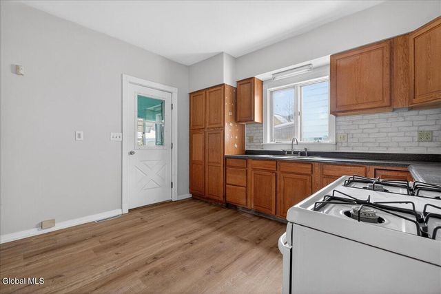 103 Porter Street, Schenectady, NY 12308