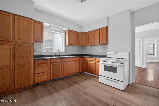 103 Porter Street, Schenectady, NY 12308