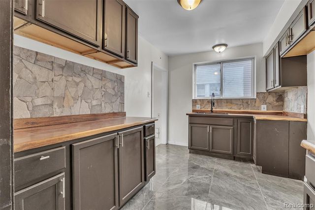 13431 Hartwell Street, Detroit, MI 48227