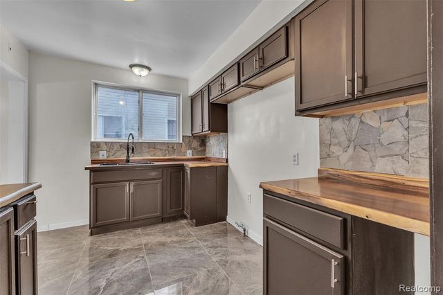 13431 Hartwell Street, Detroit, MI 48227