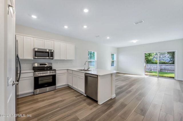 708 HOLLY LAKES Drive, Orange Park, FL 32073
