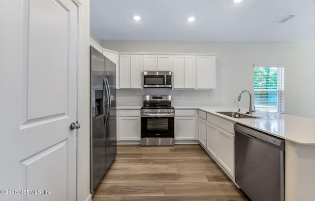 708 HOLLY LAKES Drive, Orange Park, FL 32073