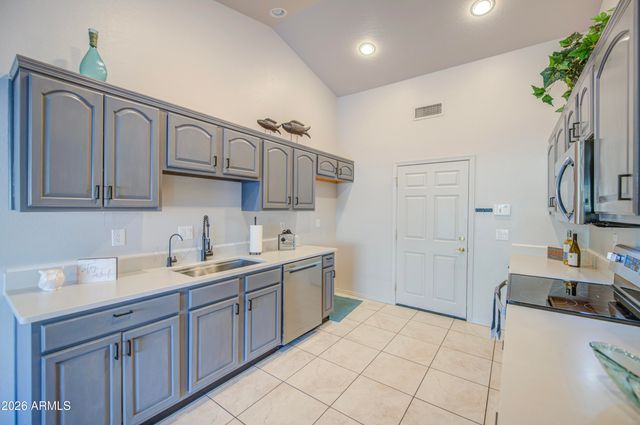 380 W 14TH Avenue, Apache Junction, AZ 85120