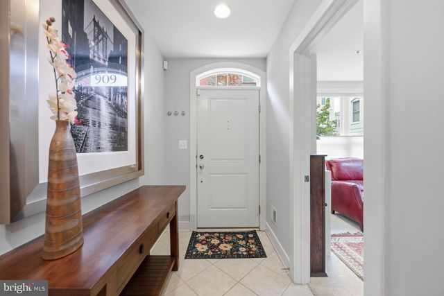 909 3RD PL SE, Washington, DC 20003