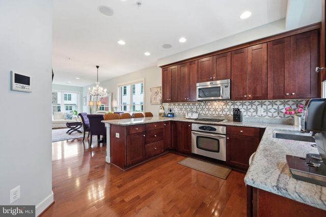 909 3RD PL SE, Washington, DC 20003