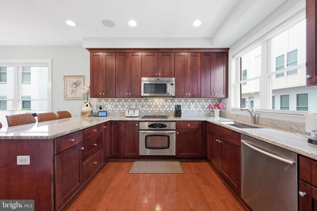 909 3RD PL SE, Washington, DC 20003