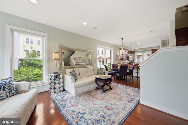 909 3RD PL SE, Washington, DC 20003