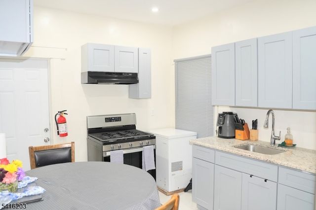 183 N Munn Ave, East Orange City, NJ 07017