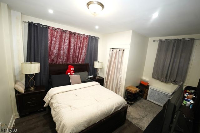 183 N Munn Ave, East Orange City, NJ 07017