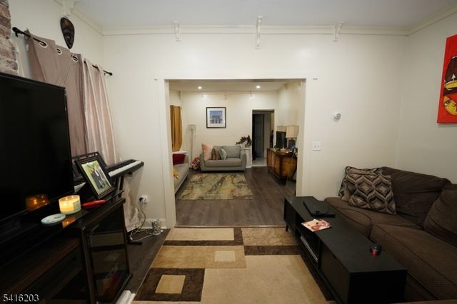183 N Munn Ave, East Orange City, NJ 07017