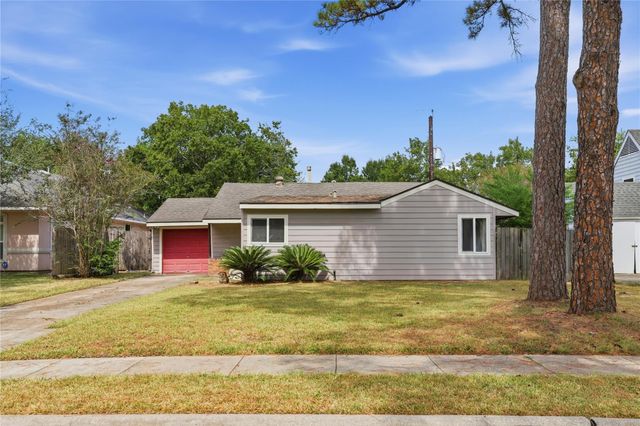 4022 Woodhaven Street, Houston, TX 77025