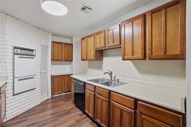 4022 Woodhaven Street, Houston, TX 77025