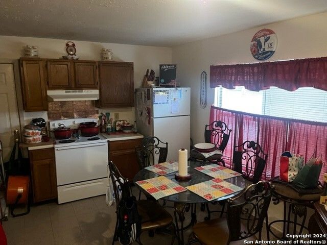 4005 Colonial Sun Dr, San Antonio, TX 78244