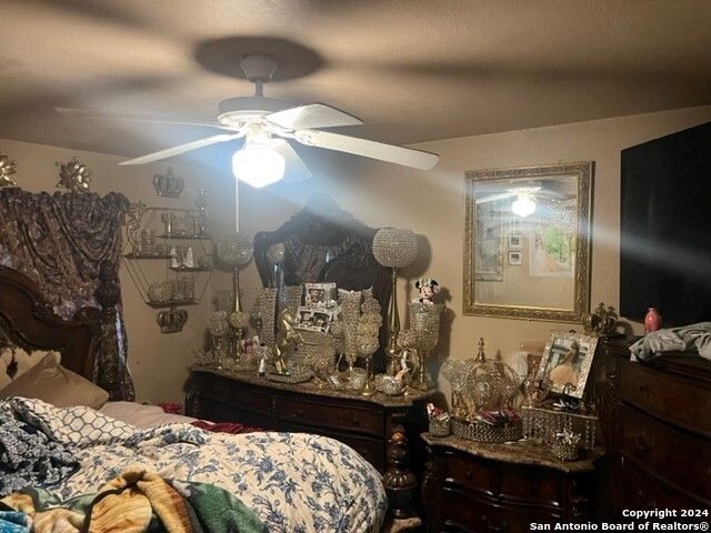 4005 Colonial Sun Dr, San Antonio, TX 78244