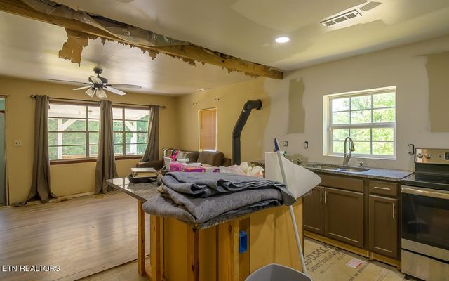 817 Big Creek Rd, Madisonville, TN 37354