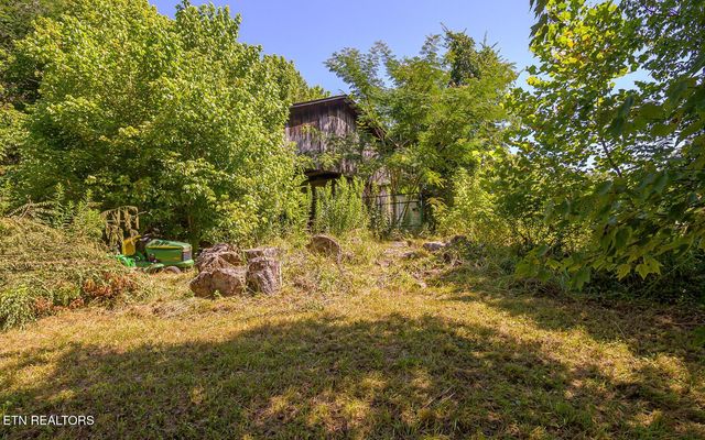 817 Big Creek Rd, Madisonville, TN 37354
