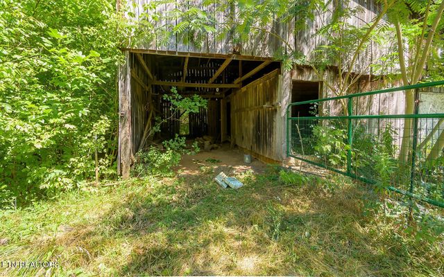 817 Big Creek Rd, Madisonville, TN 37354