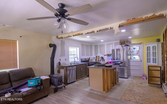 817 Big Creek Rd, Madisonville, TN 37354