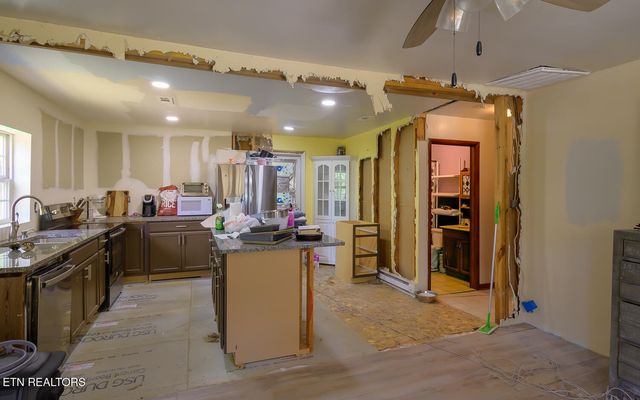 817 Big Creek Rd, Madisonville, TN 37354