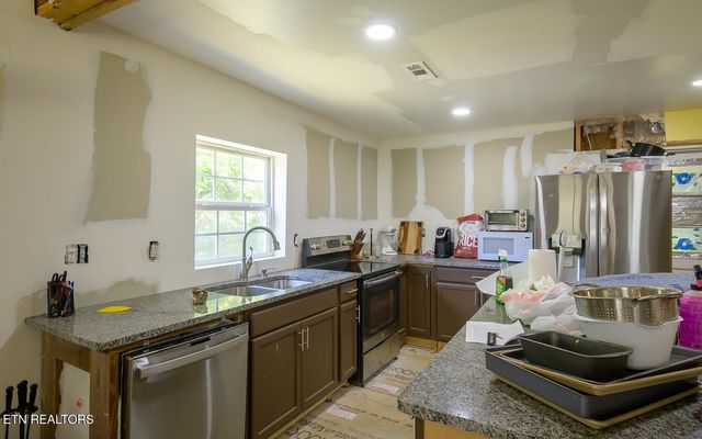 817 Big Creek Rd, Madisonville, TN 37354